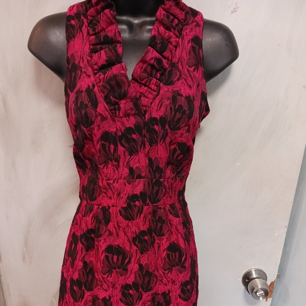 Just...Taylor Red and Black Floral Dress